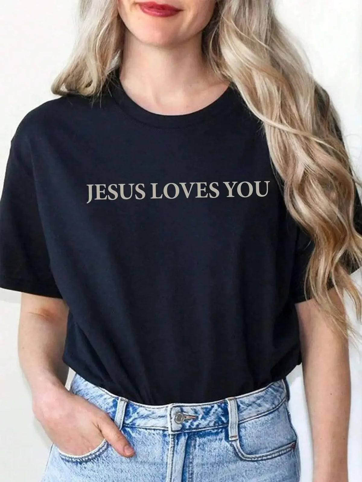 T-Shirts - Jesus Loves you
