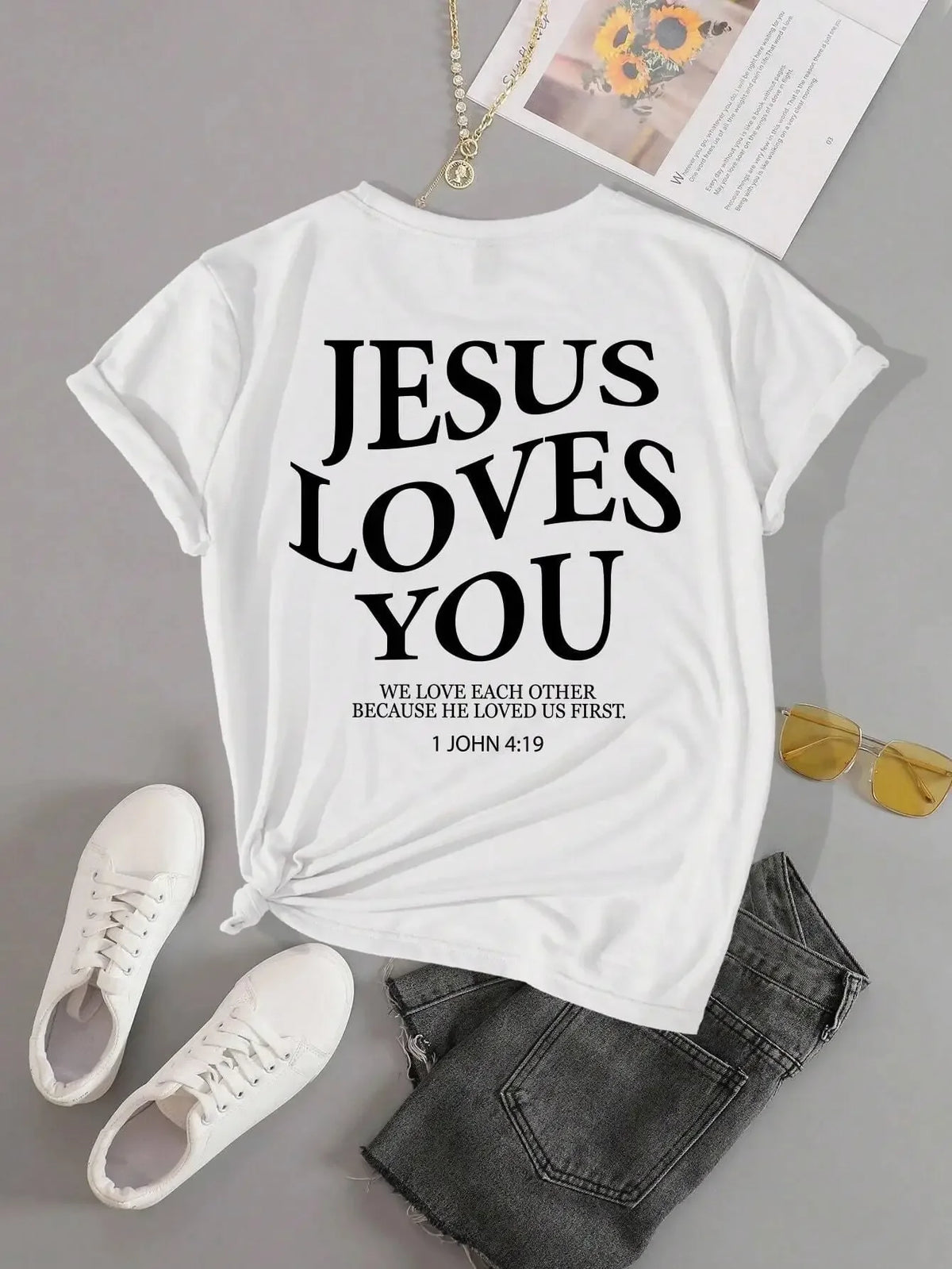 T-Shirts - Jesus Loves you
